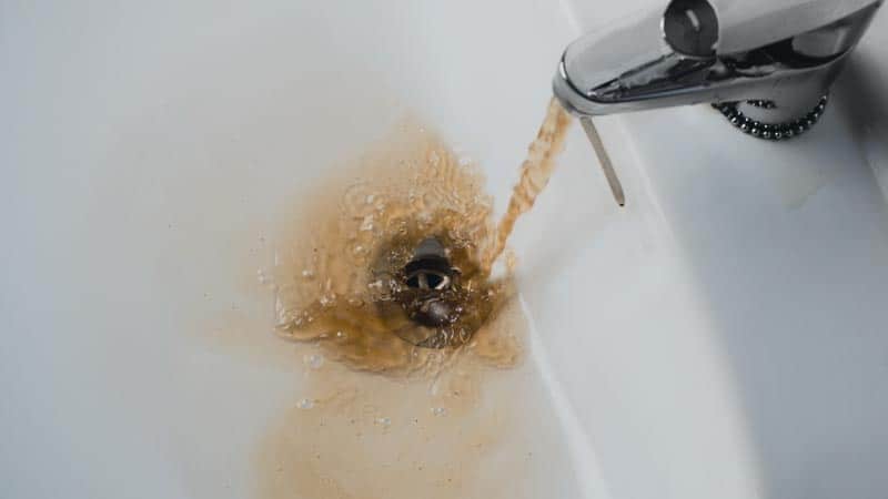 Clogged drain. Sand coming out. What's going on here? : r/Plumbing